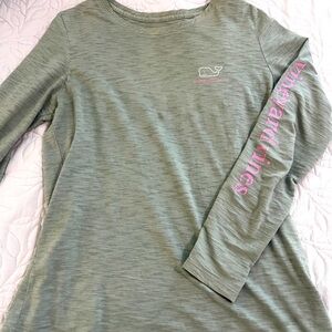 Ladies vineyard vines long sleeve tee. XS. EUC